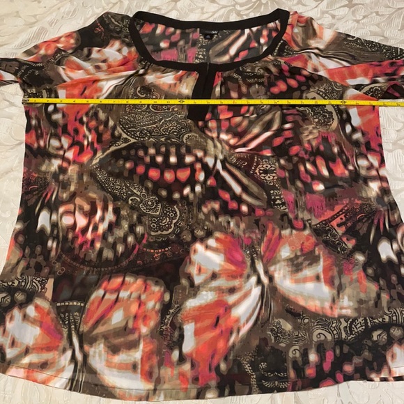 East 5th Plus SZ 2X Butterfly Print Semi Sheer Top - Picture 11 of 14